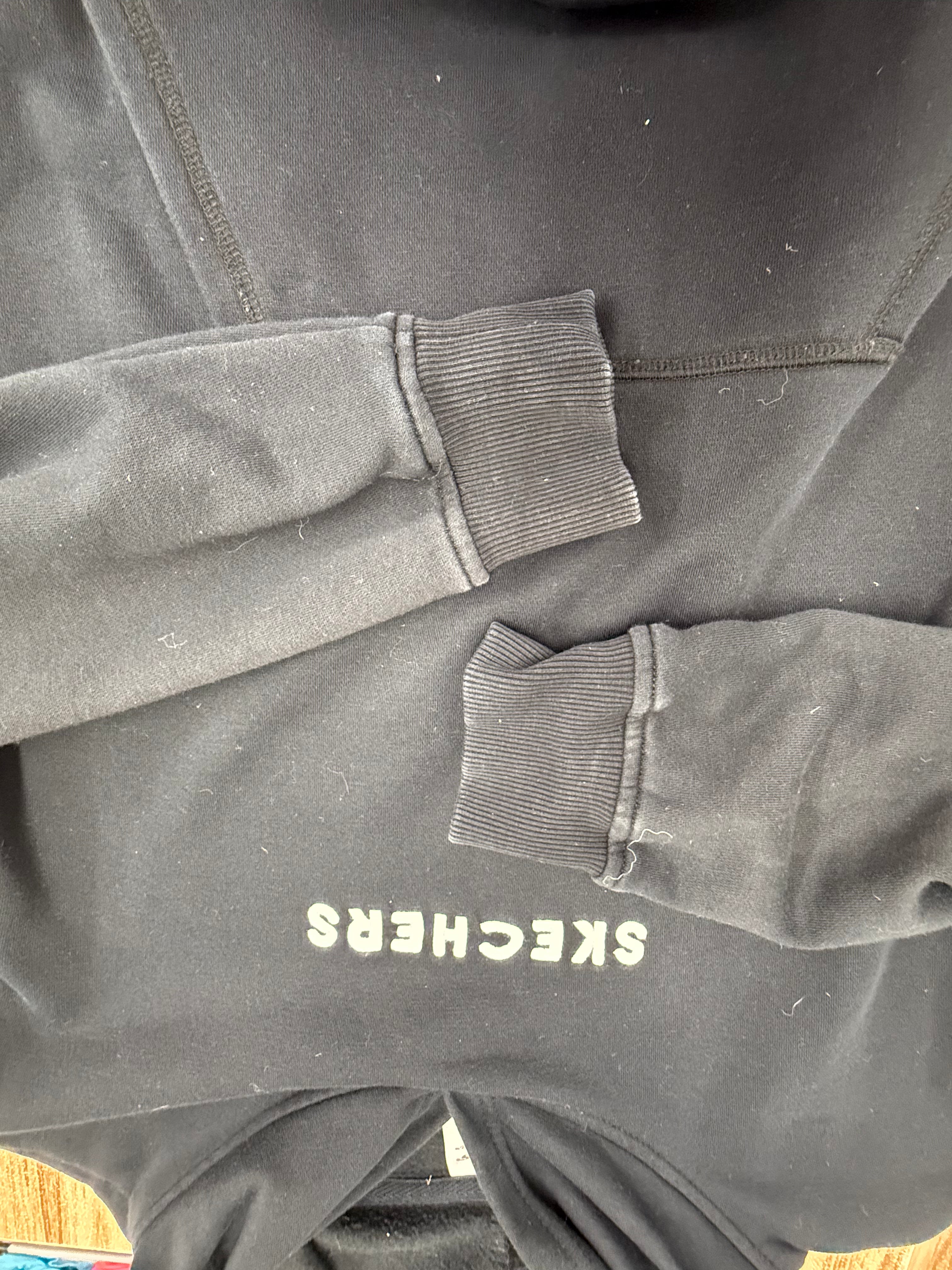 Skechers Black Pullover Hoodie – Size Medium