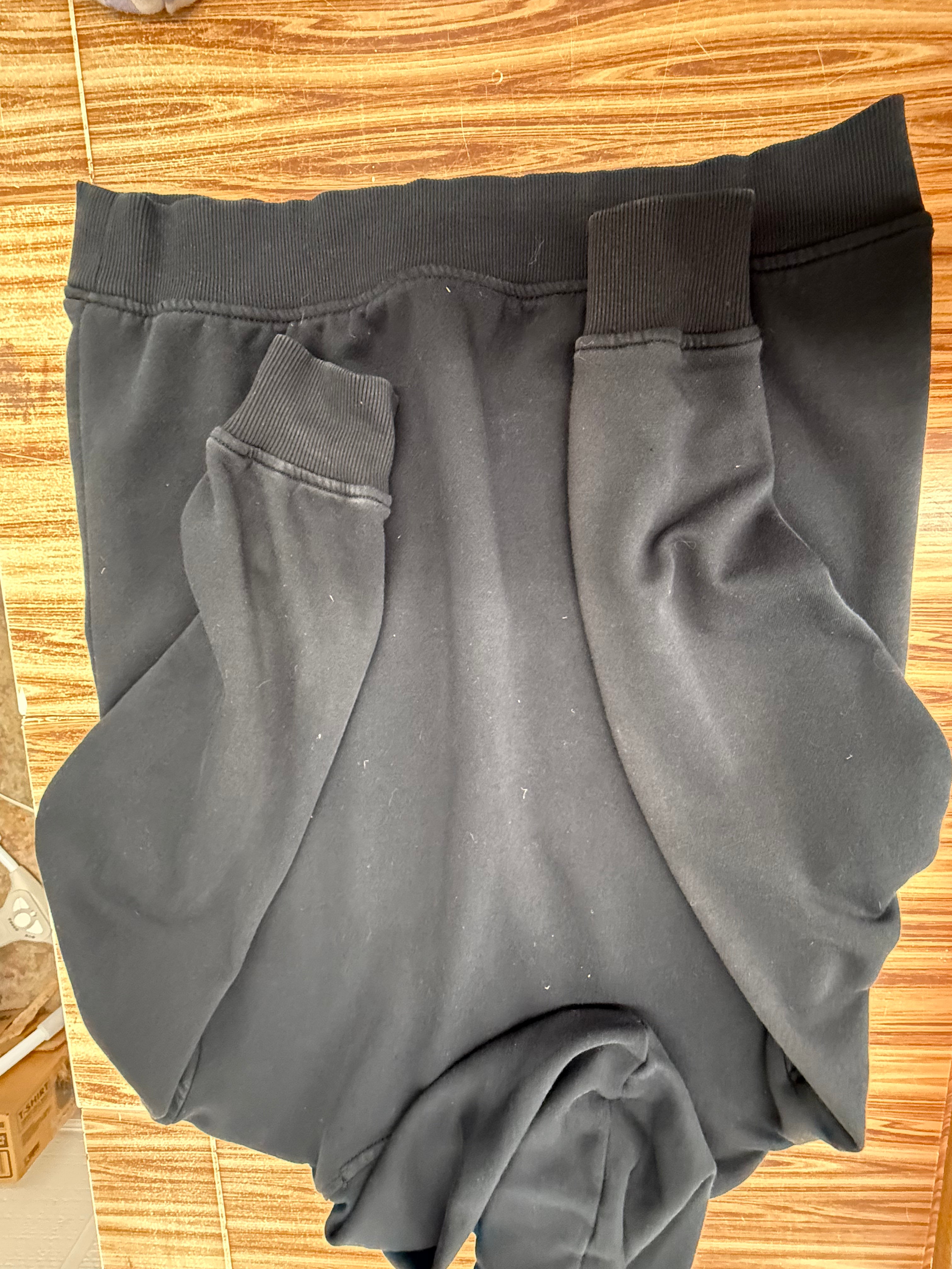Skechers Black Pullover Hoodie – Size Medium
