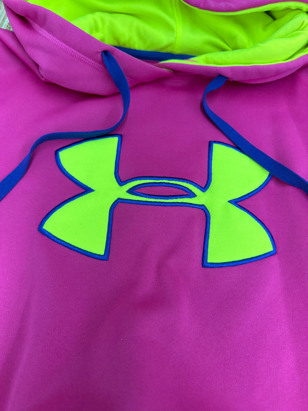 Under Armour Neon Logo Hoodie – Size Small/Medium
