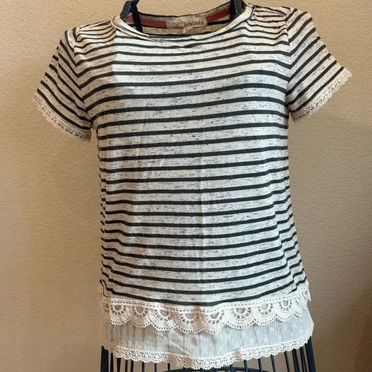 Black & White Striped Lace Trim Top – Size large